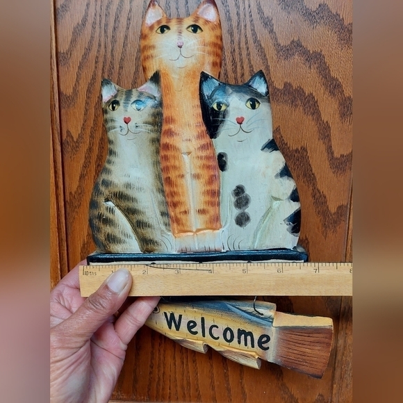 Wooden "Welcome" Cat Trio Wall Sign - Picture 5 of 5